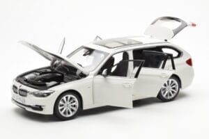 BMW 335i F31 Touring Alpine Blanc Paragon 1:18 80432244242 Métal — image 2 sur 8
