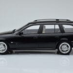 BMW 540 E39 Touring M Package Noir Otto 1:18 - image 3 of 6