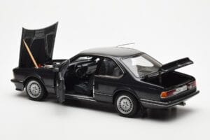 BMW 635 CSi E24 Diamant Noir Métallique AUTOart 1:18 70521 Métal — image 5 sur 8