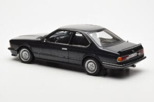 BMW 635 CSi E24 Diamant Noir Métallique AUTOart 1:18 70521 Métal — image 7 sur 8