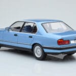 BMW 7 Series E32 730i Bleu MCG 1:18 MCG18160 Métal - image 4 of 5