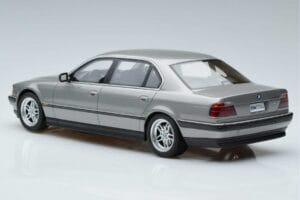 BMW 7 Series E38 750iL Otto 1:18 OT952 Résine — image 5 sur 6