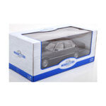 BMW 750i E32 Noir MCG 1:18 - image 3 of 3