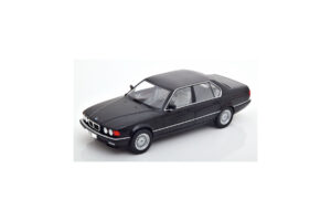BMW 750i E32 Noir MCG 1:18