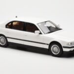 BMW 750iL E38 Asia Exclusive Blanc Otto 1:18 - image 4 of 6