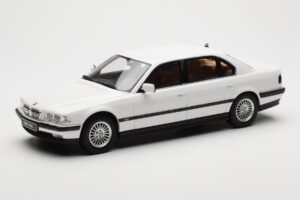 BMW 750iL E38 Asia Exclusive Blanc Otto 1:18