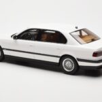 BMW 750iL E38 Asia Exclusive Blanc Otto 1:18 - image 5 of 6