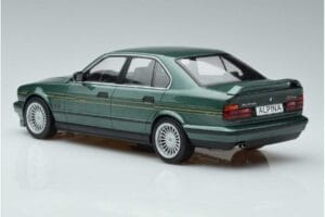 BMW Alpina B10 4.6 E34 Vert MCG 1:18 MCG18229 Métal — image 5 sur 6
