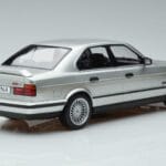 BMW Alpina B10 4.6 E34 Argent MCG 1:18 MCG18231 Métal - image 2 of 5