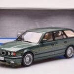BMW Alpina B10 E34 Touring Vert Foncé MCG 1:18 - image 6 of 6