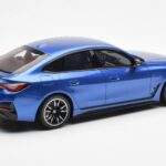 BMW i4 M50 G26 Bleu Otto 1:18 - image 2 of 6