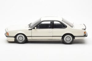 BMW M635 CSi E24 Blanc Dealer Edition AUTOart 1:18 80430145829 Métal — image 4 sur 8