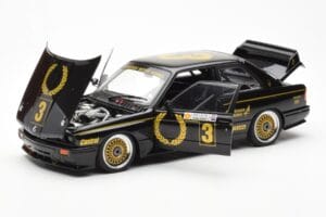 BMW M3 E30 #3 J. Richards Austrian Airlines ATCC 1987 AUTOart 1:18 88745 Métal — image 2 sur 8