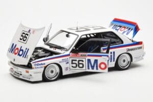 BMW M3 E30 #56 P. Brock / J. Richards Mobil Bathurst 1000 1988 AUTOart 1:18 88847 Métal — image 2 sur 9