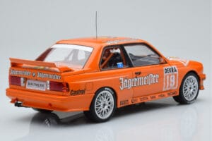 BMW M3 E30 Jagermeister #19 A. Hahne DTM Nurburgring 1992 IXO 1:18 18RMC082A Métal — image 2 sur 6