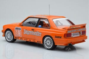BMW M3 E30 Jagermeister #19 A. Hahne DTM Nurburgring 1992 IXO 1:18 18RMC082A Métal — image 5 sur 6
