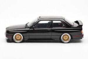 BMW M3 E30 Sport Evolution Noir Custom Wheels AUTOart 1:18 70562 Métal — image 4 sur 8