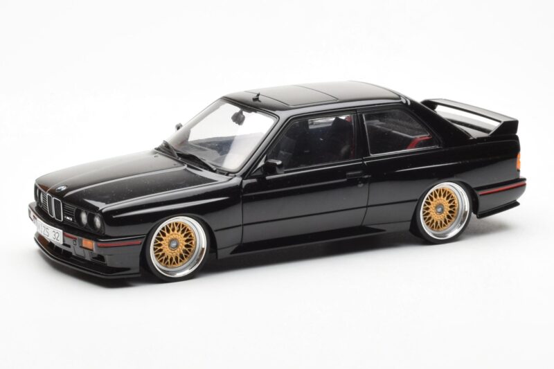 BMW M3 E30 Sport Evolution Noir Custom Wheels AUTOart 1:18