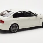 BMW M3 E90 Berline Blanc GT Spirit 1:18 - image 2 of 6
