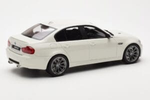 BMW M3 E90 Berline Blanc GT Spirit 1:18 GT053 Résine — image 2 sur 6