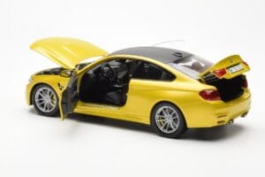 BMW M4 F82 Austin Jaune Metallic Paragon 1:18 80432339606 Métal — image 5 sur 8