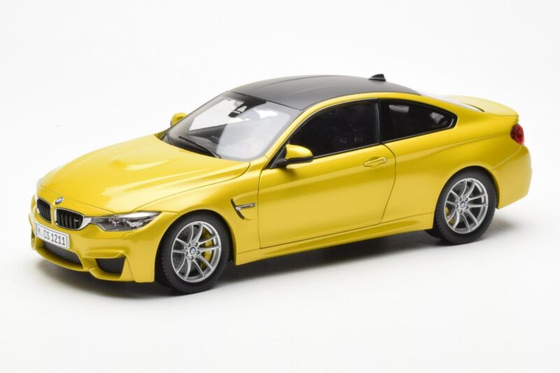 BMW M4 F82 Austin Jaune Metallic Paragon 1:18