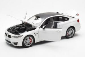 BMW M4 F82 Frozen Brilliant Blanc Paragon 1:18 PA-97101 Métal — image 2 sur 8