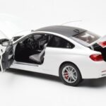 BMW M4 F82 Frozen Brilliant Blanc Paragon 1:18 - image 5 of 8