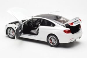 BMW M4 F82 Frozen Brilliant Blanc Paragon 1:18 PA-97101 Métal — image 5 sur 8