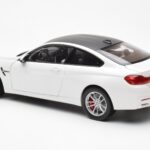 BMW M4 F82 Frozen Brilliant Blanc Paragon 1:18 - image 7 of 8