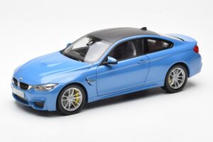 BMW M4 F82 Yas Marina Bleu Paragon 1:18
