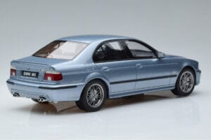 BMW M5 E39 Silverwater Bleu Otto 1:18 OT554 Résine — image 2 sur 6