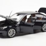 BMW M5 E60 Carbon Noir Kyosho 1:18 - image 2 of 8