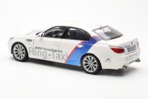 BMW M5 E60 Ring Taxi Nurburgring Kyosho 1:18 08593RT Métal — image 7 sur 8
