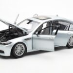 BMW M5 F10 Silverstone Argent Paragon 1:18 - image 2 of 8