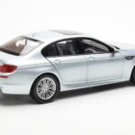 BMW M5 F10 Silverstone Argent Paragon 1:18 - image 3 of 8