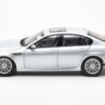 BMW M5 F10 Silverstone Argent Paragon 1:18 - image 4 of 8