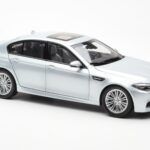 BMW M5 F10 Silverstone Argent Paragon 1:18 - image 6 of 8