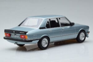 BMW M535i E12 Bleu Norev 1:18 183269 Métal — image 2 sur 6