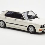 BMW M535i E28 Alpine Blanc AUTOart 1:18 - image 6 of 10