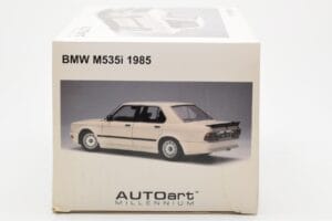 BMW M535i E28 Alpine Blanc AUTOart 1:18 75161 Métal — image 8 sur 10