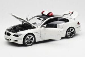 BMW M6 E63 MotoGP Safety Car 2006 Kyosho 1:18 08707GPB Métal — image 2 sur 8