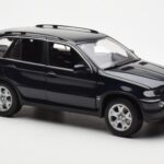 BMW X5 4.4i E53 Bleu Foncé Kyosho 1:18 - image 6 of 8