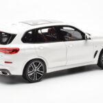 BMW X5 G05 Blanc Paragon 1:18 - image 3 of 8