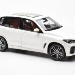 BMW X5 G05 Blanc Paragon 1:18 - image 6 of 8