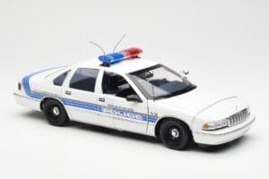 Chevrolet Caprice Sebring Police UT Models 1:18 21029 Métal — image 4 sur 6