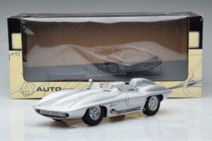 Chevrolet Corvette C1 Stingray Concept AUTOart 1:18 71000 Métal — image 8 sur 8