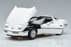 Chevrolet Corvette C4 Blanc AUTOart 1:18 71243 Métal — image 2 sur 8
