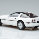 Chevrolet Corvette C4 Blanc AUTOart 1:18 71243 Métal - image 7 of 8