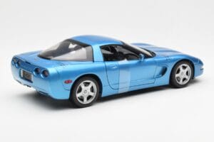 Chevrolet Corvette C5 Bleu Métallique UT Models 1:18 21004 Métal — image 2 sur 6